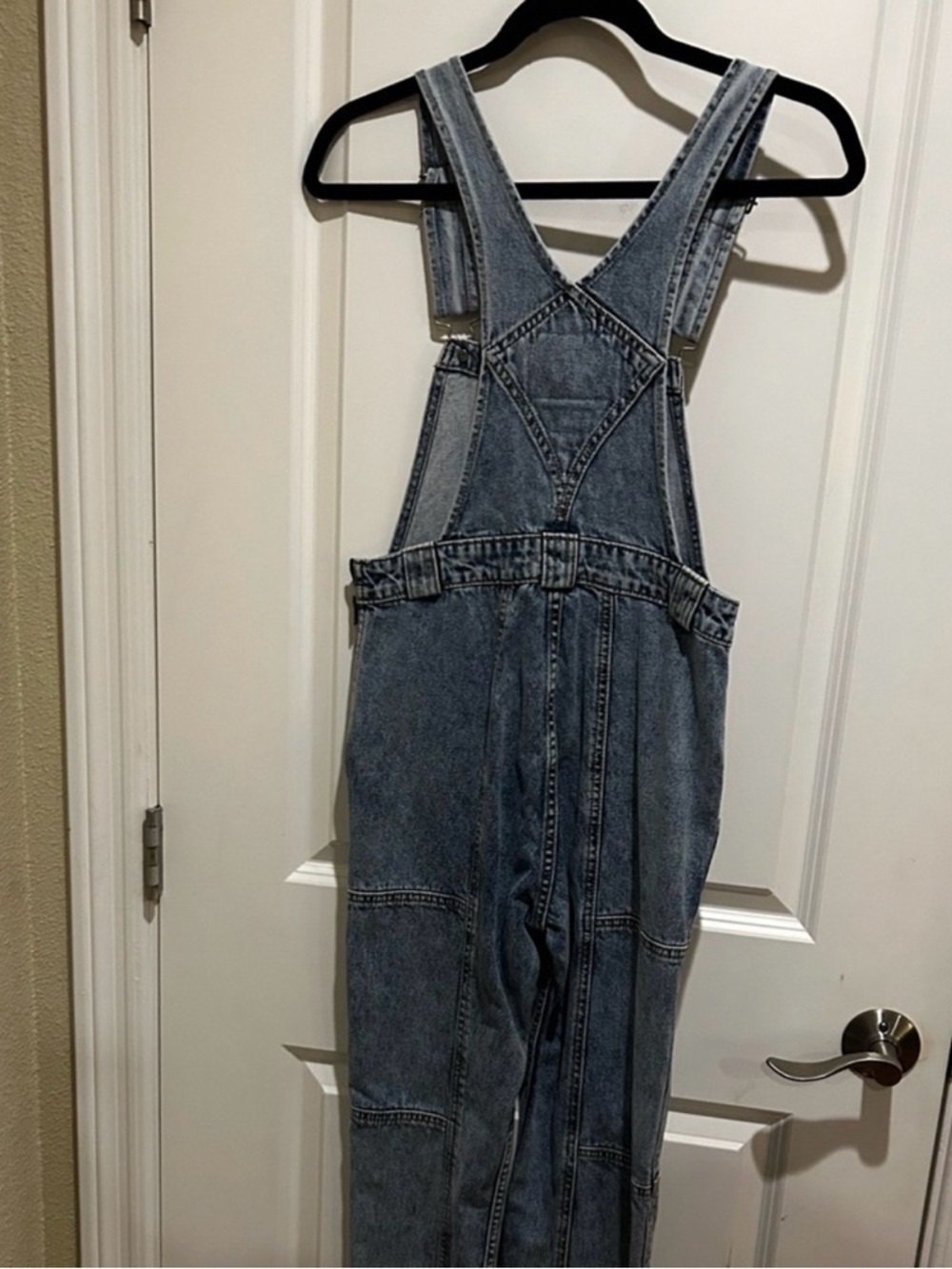 Levi’s Mom Utility Overalls Denim Jeans Womens Size 26 - Picture 4 of 4